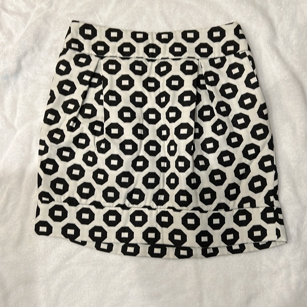 🔴 Joe Fresh - Mini Skirt Black / White Geometric octagonal Pattern Size 8